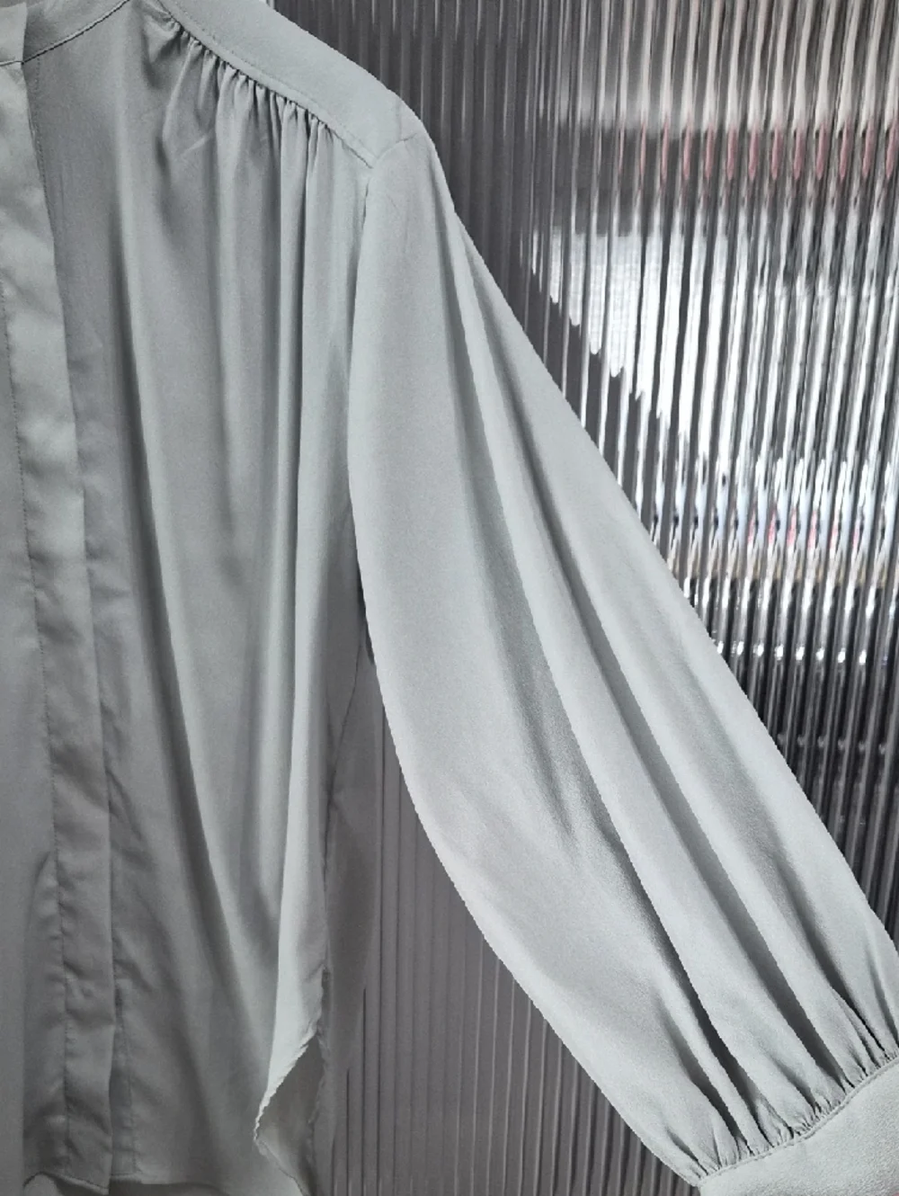 H&M Pale Green Long Sleeve Pleated Blouse - Picture 5 of 6